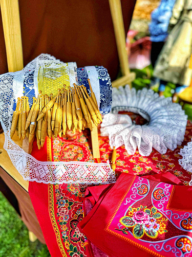 Zažijte krojovou poradnu, tesařské řemeslo i tradiční hanácký venkov