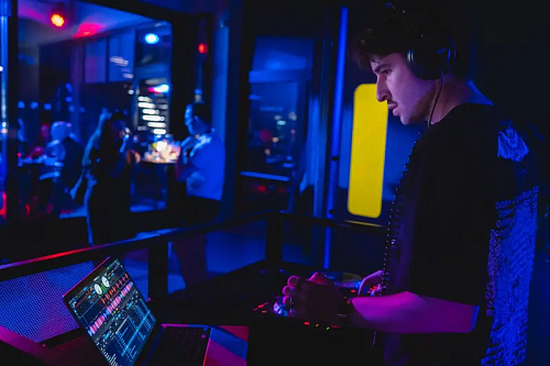 PULSE LIVE: Yungstifi