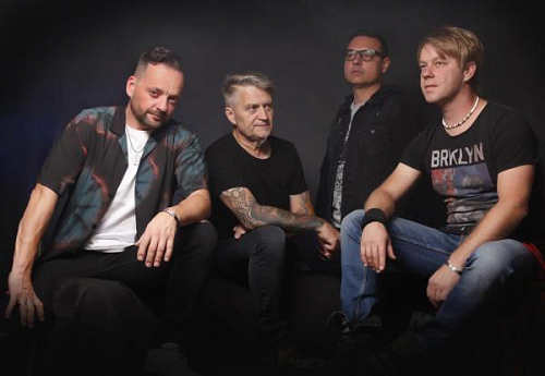 Vánoce v Hranicích: Argema+ July Morning