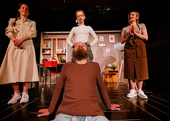 Divadlo Letí Praha: Láska / Argumentační cvičení