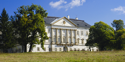 Z Litovle do jeskyní a na hrad Bouzov