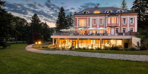 WELLNESS & SPA HOTEL VILLA REGENHART