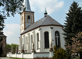 Kostel Povýšení sv. Kříže a soubor barokních soch, Hustopeče nad Bečvou
