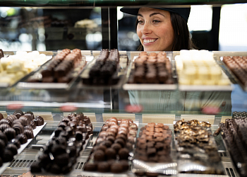 Velkolosinské pralines - café and confectionery