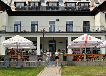 Karavan kemp Zlosin
