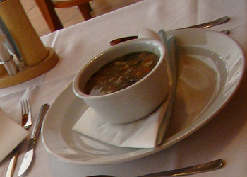 Slezská bramboračka (Kartoffelsuppe)