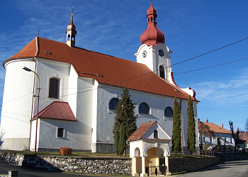 Poutní kostel Navštívení Panny Marie, studánka Svatá voda a Mariánská zahrada