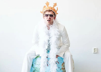 Budoucí lokální hvězda Hochman hraje bývalou globální hvězdu Thunberg