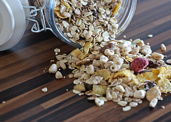 Fit müsli šťavnatá a Fit Bio müsli jablko