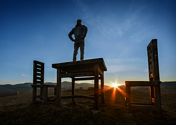 Obří stůl a židle