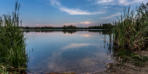 Chomoutovské jezero