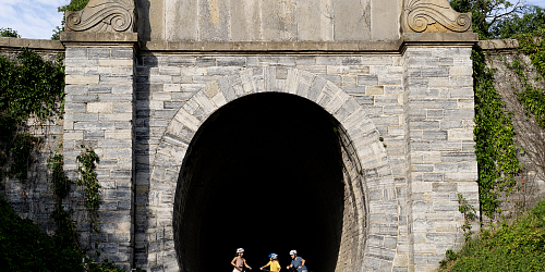 Železniční tunel Slavíč