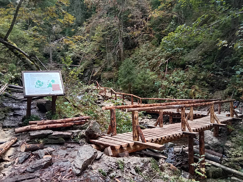 Stezka kolem vodopádů provede turisty bezpečněji