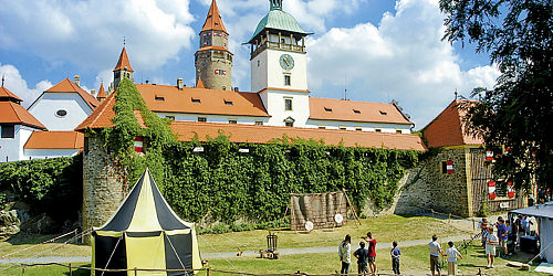 Von Bouzov zum Untergrund I