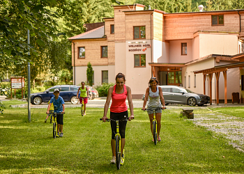 Wellness-Hotel und Campingplatz Bozeňov