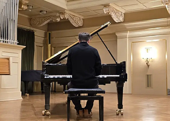 Clemens Christian Poetzsch – NOCTUNES: klavírní večer ve Vile Primavesi