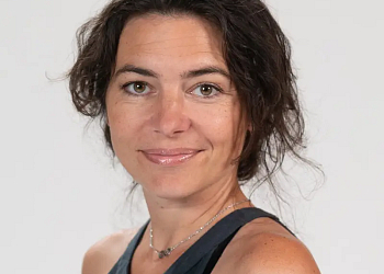 Kateřina Janečková: Zabijáci autenticity / Tělo jako komunikační nástroj – přednáška