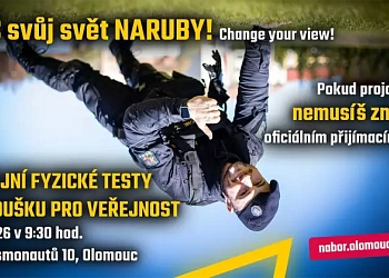 Policejní fyzické testy na zkoušku pro veřejnost