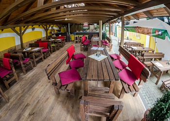 Restaurace U Radnice & Kulhavá Koza original pub & bar