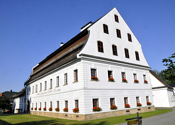 Ruční papírna a Muzeum papíru